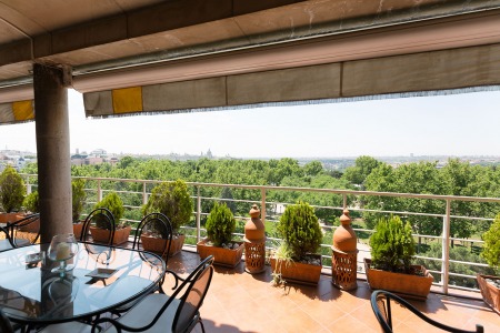 Spectacular penthouse with views over the Almudena Cathedral and the Royal Palace